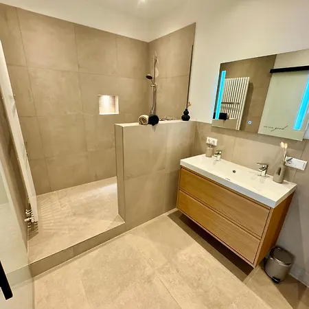 Apartment Pretti - Neu, Stilvoll, Zentral, Komfortabel, Geraeumig & Ruhig