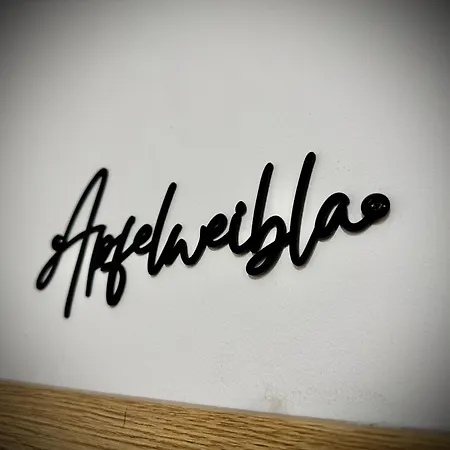 Pretti - Neu, Stilvoll, Zentral, Komfortabel, Geraeumig & Ruhig *